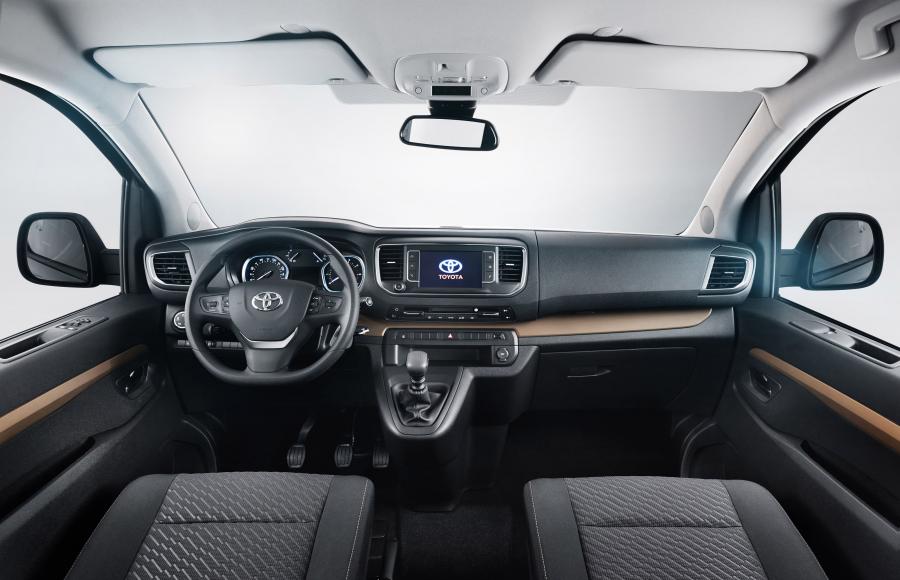 Торпедо Toyota ProAce Verso 2016 года  (фото 14 из 31)